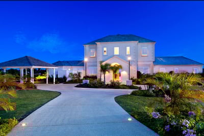 Luxury Villa Photo #3