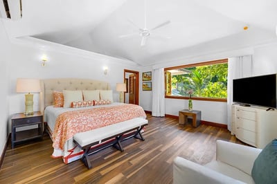 Luxury Villa Photo #42