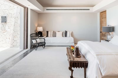 Luxury Villa Photo #32