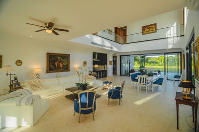 Luxury Villa Photo #24