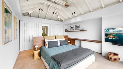 Luxury Villa Photo #40