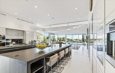 Luxury Villa Photo #25