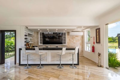 Luxury Villa Photo #20