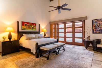 Luxury Villa Photo #37