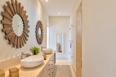 Luxury Villa Photo #49