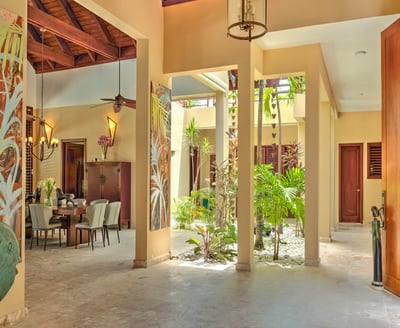 Luxury Villa Photo #30