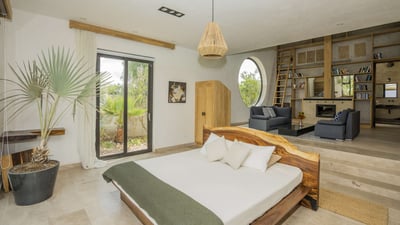 Luxury Villa Photo #36