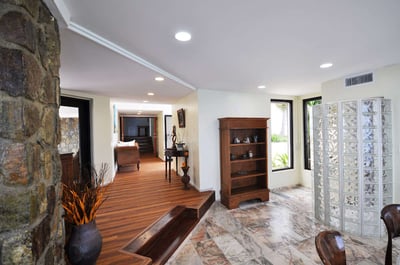 Luxury Villa Photo #13