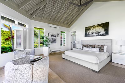 Luxury Villa Photo #32