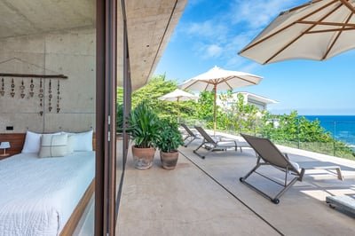 Luxury Villa Photo #15