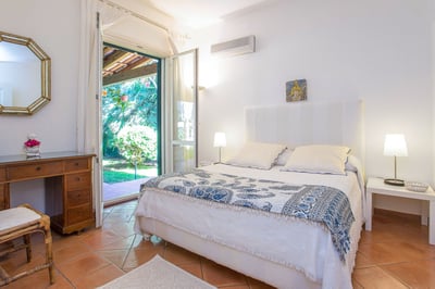 Luxury Villa Photo #12
