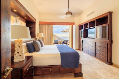Luxury Villa Photo #33