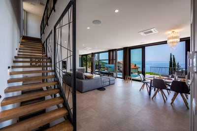 Luxury Villa Photo #22