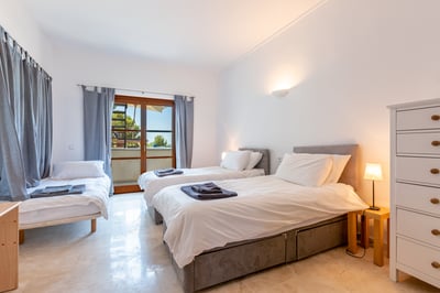 Luxury Villa Photo #30