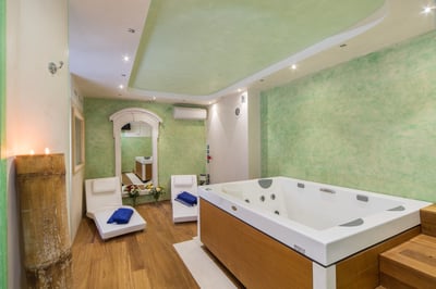 Luxury Villa Photo #50