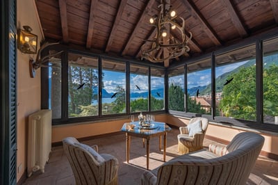 Luxury Villa Photo #22