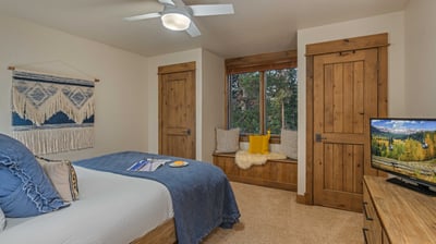 Bedroom 2, Upper Level - Queen suite on upper level