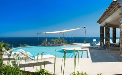 Luxury Villa Photo #3