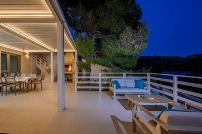 Luxury Villa Photo #15