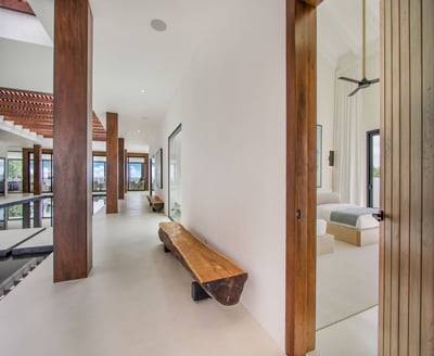 Luxury Villa Photo #33