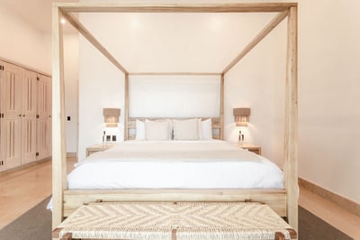 Luxury Villa Photo #20