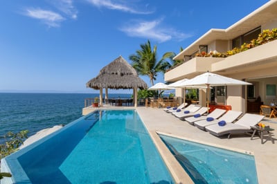 Luxury Villa Photo #9