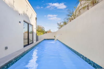 Luxury Villa Photo #6