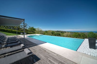 Luxury Villa Photo #4