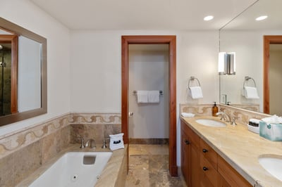 Luxury Villa Photo #17