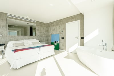 Luxury Villa Photo #22