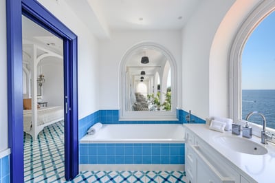 Luxury Villa Photo #36