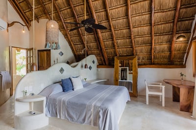 Luxury Villa Photo #24