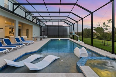 Luxury Villa Photo #6