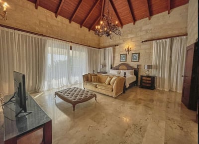 Luxury Villa Photo #29