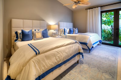 Luxury Villa Photo #32