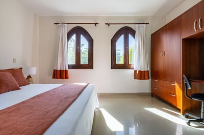 Luxury Villa Photo #42