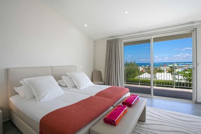 Luxury Villa Photo #24