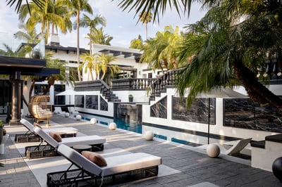 Luxury Villa Photo #3