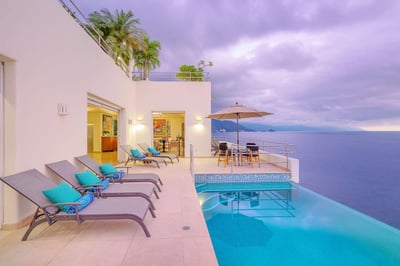 Luxury Villa Photo #10