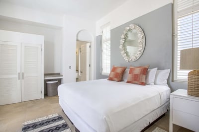 Luxury Villa Photo #26
