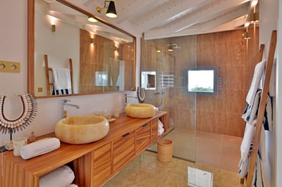Luxury Villa Photo #40