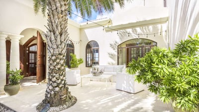 Luxury Villa Photo #9