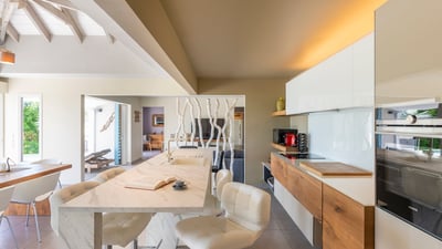 Kitchen & Dining Area
