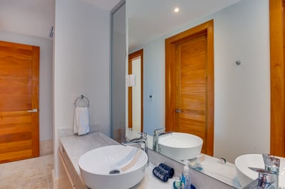 Luxury Villa Photo #55