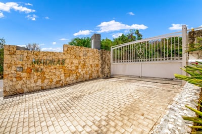 Luxury Villa Photo #47