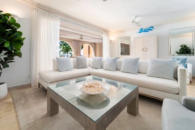 Luxury Villa Photo #3