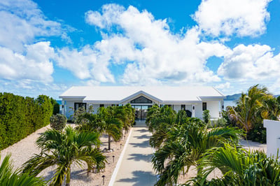 Luxury Villa Photo #22