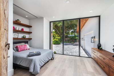 Luxury Villa Photo #30