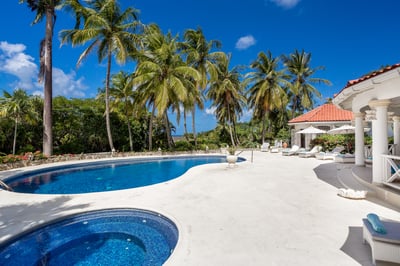 Luxury Villa Photo #5