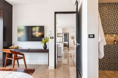 Luxury Villa Photo #39
